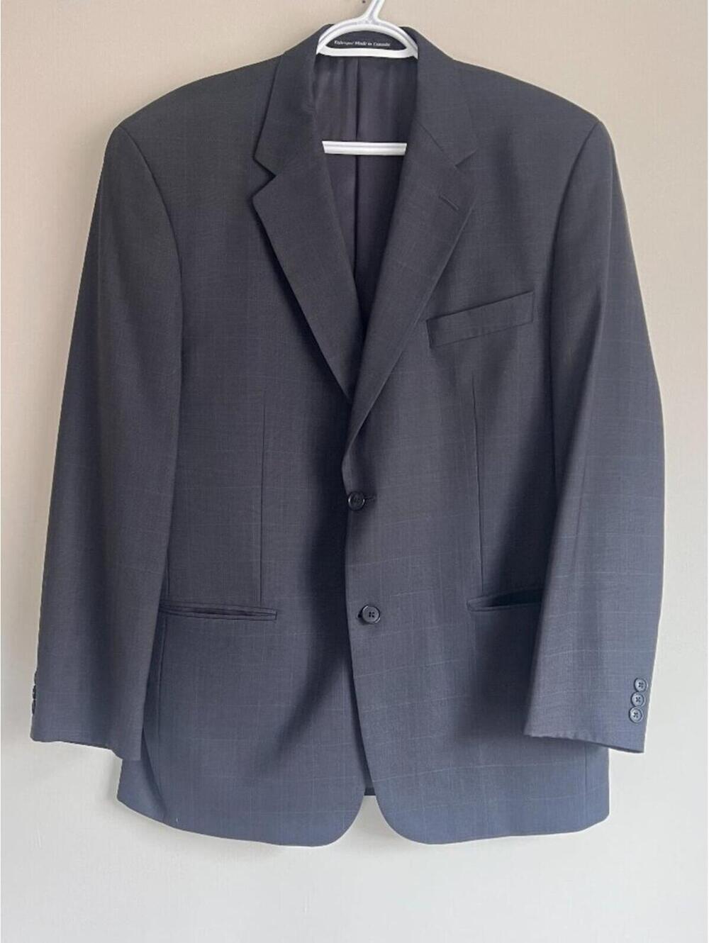 Mantles Blazer/Suit Jacket Men's Size R48 in Gray Made in Canada